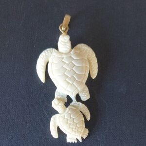 Cream Turtle Pendant for Reptile Lovers